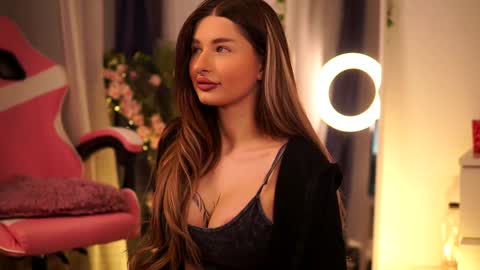 Snapshot of avashay chatting on January 2025 10:42:01 PM Carina online show from January 2025 10:42:01 PM