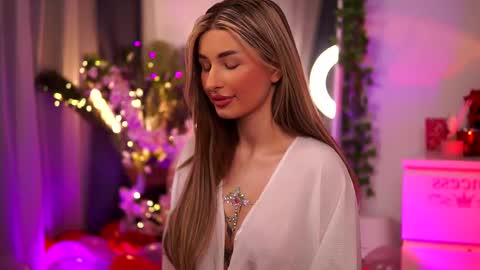 Snapshot of avashay chatting on February 2025 11:31:01 PM Carina online show from February 2025 11:31:01 PM