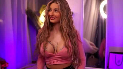 Snapshot of avashay chatting on March 2025 11:11:01 PM Carina online show from March 2025 11:11:01 PM