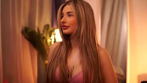 Snapshot of avashay chatting on March 2025 10:31:02 PM Carina online show from March 2025 10:31:02 PM