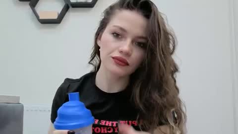 Aveline online show from March 2026 05:51:02 PM