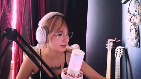 Avriel online show from August 2026 06:56:01 AM