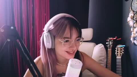 Avriel online show from August 2026 04:48:01 AM