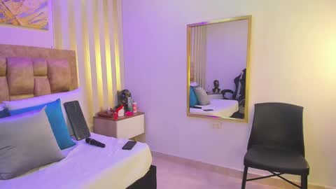 AVIS  online show from October 2025 07:49:02 PM