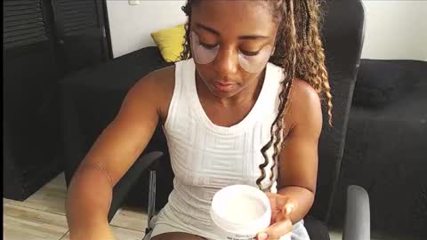 AVIS  online show from November 2025 04:49:01 PM