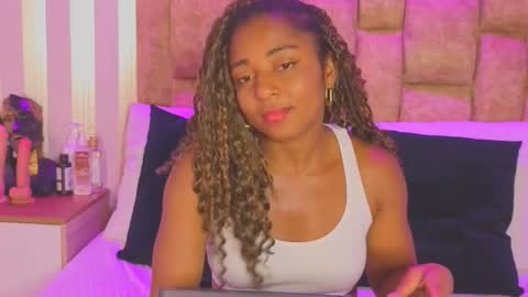 Snapshot of avis_lara chatting on March 2026 07:53:02 PM AVIS online show from March 2026 07:53:02 PM