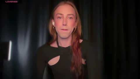 avril_pearly_ online show from May 2026 06:42:02 PM
