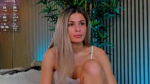 AVRILL CYRUX online show from March 2025 07:51:02 AM