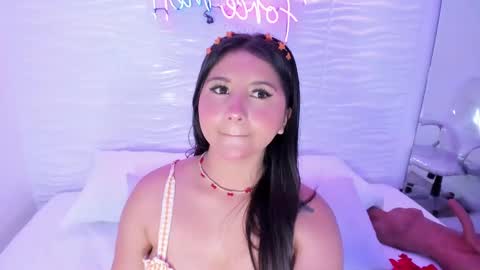 Avy  online show from February 2025 10:55:02 AM