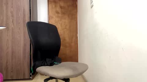 AndrewXxl independent online show from December 2025 03:40:02 PM