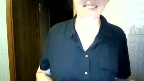 Snapshot of awesomeladyy chatting on June 2026 07:58:02 PM awesomeladyy online show from June 2026 07:58:02 PM