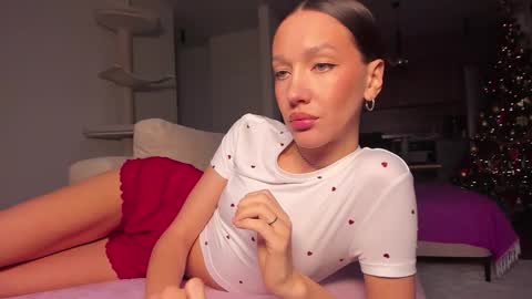 Awgustina online show from December 2025 08:43:01 AM