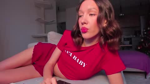 Awgustina online show from December 2025 08:44:01 AM