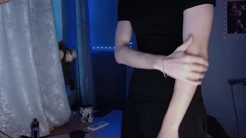 axel_0ne online show from February 2026 12:30:01 PM