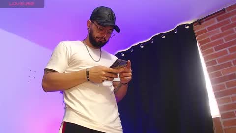 Independiente Model online show from January 2026 12:33:02 PM