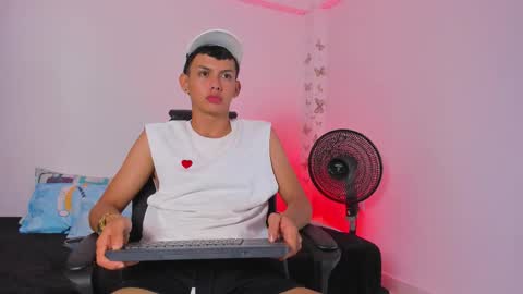 AXEL online show from November 2025 08:20:01 PM