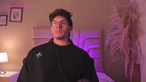 Snapshot of axel_creed chatting on February 2026 04:24:02 AM Yooung King online show from February 2026 04:24:02 AM