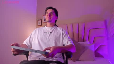 Snapshot of axel_creed chatting on March 2026 11:50:01 AM Yooung King online show from March 2026 11:50:01 AM