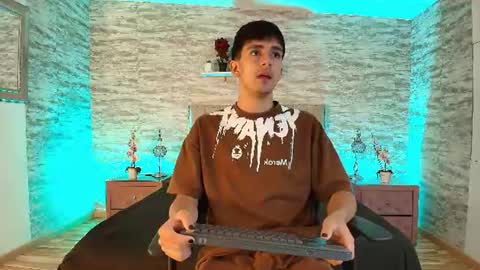 Snapshot of axel_draven chatting on June 2026 12:16:01 PM axel_draven online show from June 2026 12:16:01 PM