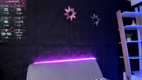 axel_grey_ online show from December 2025 12:23:02 PM