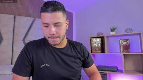 Snapshot of axel_grey_ chatting on April 2026 12:39:01 PM axel_grey_ online show from April 2026 12:39:01 PM