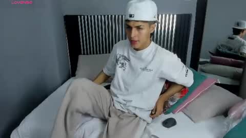Snapshot of axel_mendoza_ chatting on July 2026 08:26:02 PM A X E L online show from July 2026 08:26:02 PM