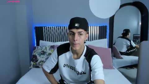 Snapshot of axel_mendoza_ chatting on July 2026 08:24:01 PM A X E L online show from July 2026 08:24:01 PM