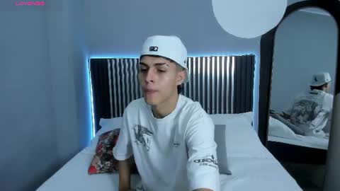 Snapshot of axel_mendoza_ chatting on July 2026 08:01:01 PM A X E L online show from July 2026 08:01:01 PM