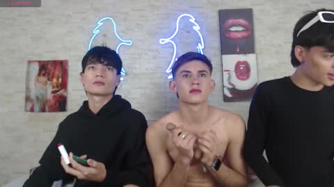 axel_milo_and_kairo online show from November 2025 08:38:02 PM