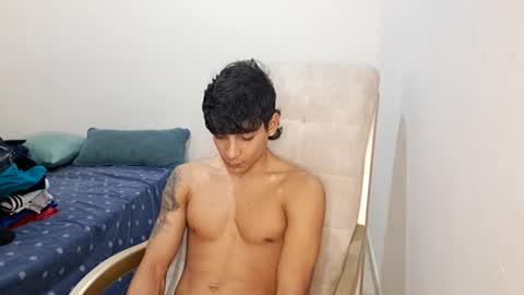 Snapshot of axel_rosse2 chatting on January 2026 07:01:02 AM axel_rosse2 online show from January 2026 07:01:02 AM
