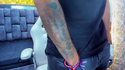 Axell Cross2 online show from February 2025 07:23:02 PM