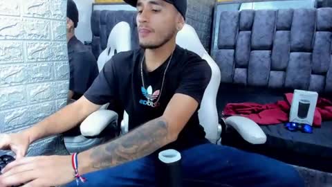 Axell Cross2 online show from February 2025 01:05:02 AM