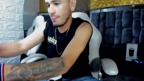 Axell Cross2 online show from March 2025 06:16:02 AM