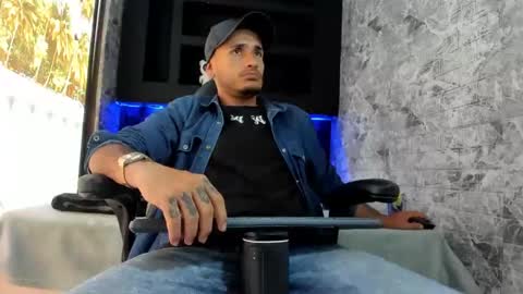 Axell Cross2 online show from October 2025 04:57:01 PM