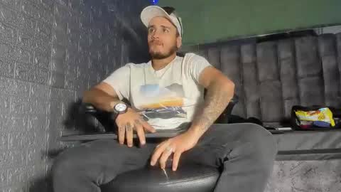 Axell Cross2 online show from January 2026 07:49:02 PM