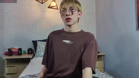 Snapshot of axell_stone chatting on June 2026 09:25:02 PM axell_stone online show from June 2026 09:25:02 PM