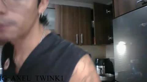 Axel  online show from October 2025 12:08:02 AM