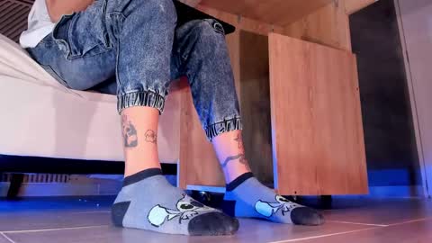 Snapshot of axellcollins chatting on January 2025 08:22:01 PM im your little femboy ALEX online show from January 2025 08:22:01 PM