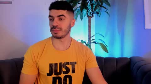 Axel Thompsom online show from December 2025 11:04:02 AM