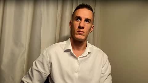 Axl online show from September 2025 06:41:02 PM