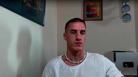 Axl online show from October 2025 08:12:01 AM