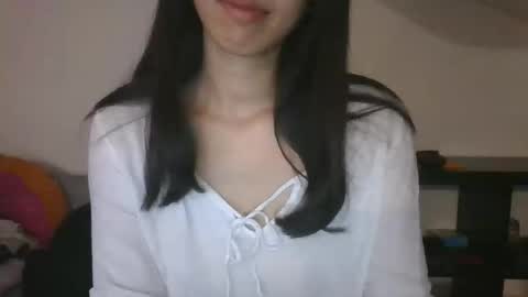 Snapshot of axuepetitt chatting on October 2025 09:23:02 PM axue online show from October 2025 09:23:02 PM