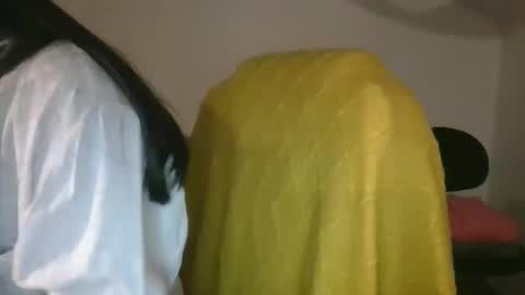 Snapshot of axuepetitt chatting on October 2025 07:59:01 PM axue online show from October 2025 07:59:01 PM