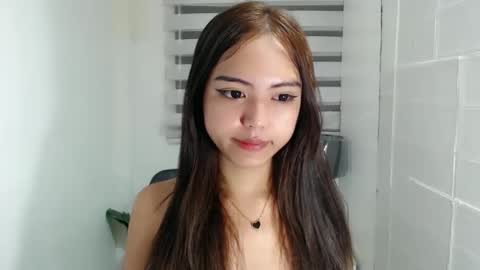 ayalvrs18 online show from December 2024 12:22:01 AM