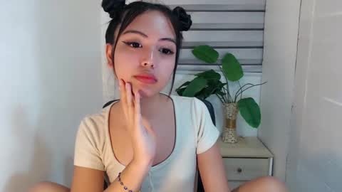 ayalvrs18 online show from February 2025 07:53:01 PM