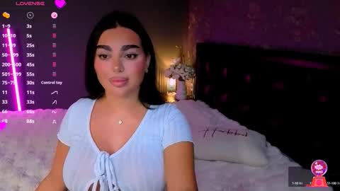 Ayla online show from October 2025 07:03:02 PM