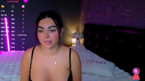 Ayla online show from October 2025 08:08:02 PM