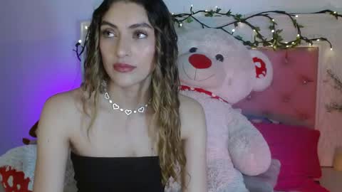 Snapshot of ayleen_m chatting on May 2026 05:48:02 AM AYLEEN online show from May 2026 05:48:02 AM
