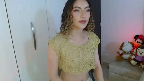 Snapshot of ayleen_m chatting on June 2026 09:43:02 PM AYLEEN online show from June 2026 09:43:02 PM