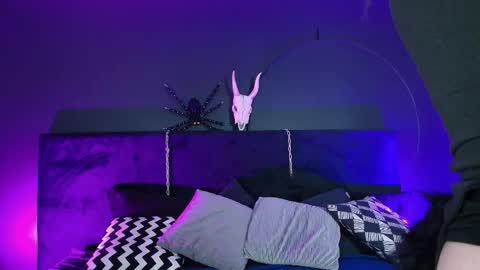 Aylen online show from October 2025 07:58:02 PM